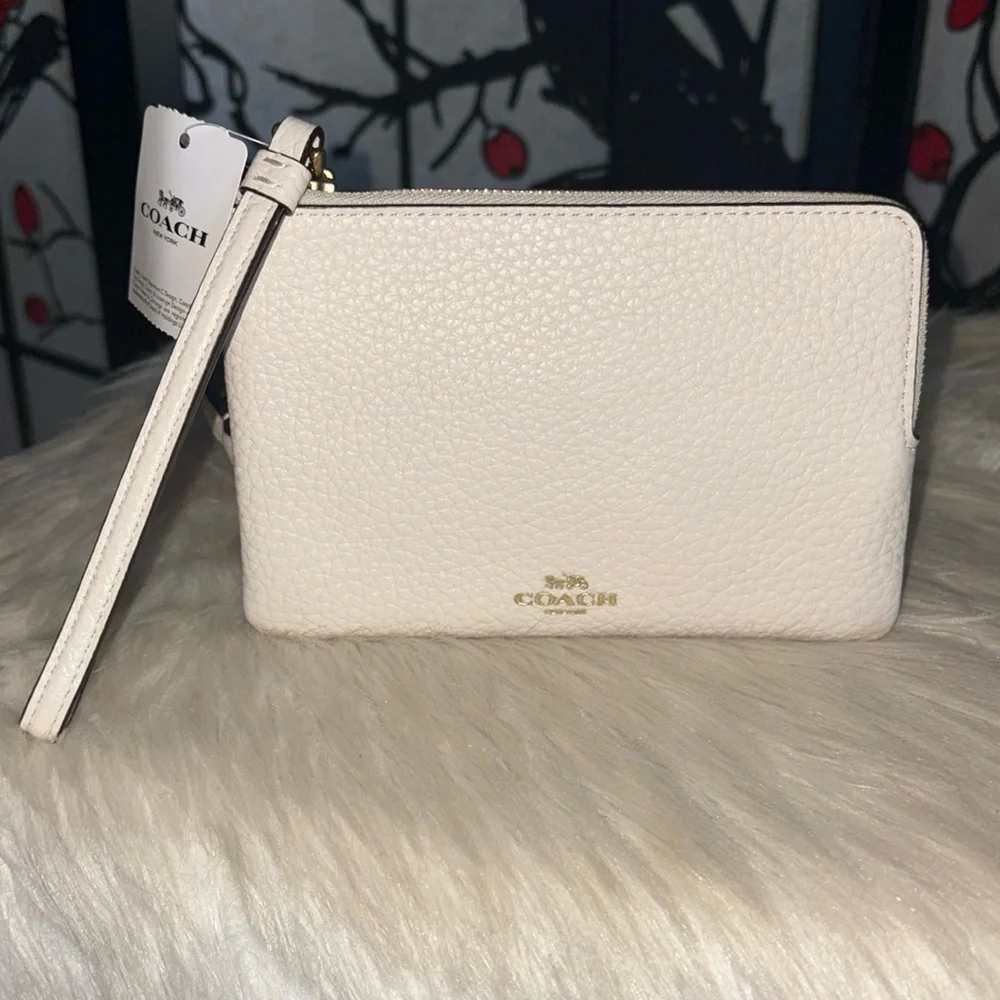 Coach L ZIP Wristlet - Picture 1 of 3